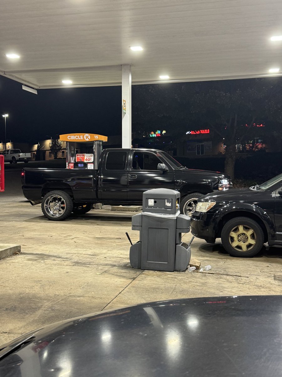 JasonHolderness's tweet photo. Yeah bro everyone here wants to hear loud rap from your shitbox truck while you go inside #fag #acisoutback https://t.co/41CG22DN91