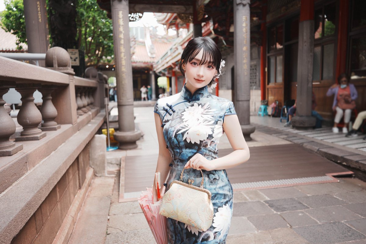 puutin_cos's tweet photo. チャイナドレスでぶらり👗 https://t.co/r3luZcm6xL