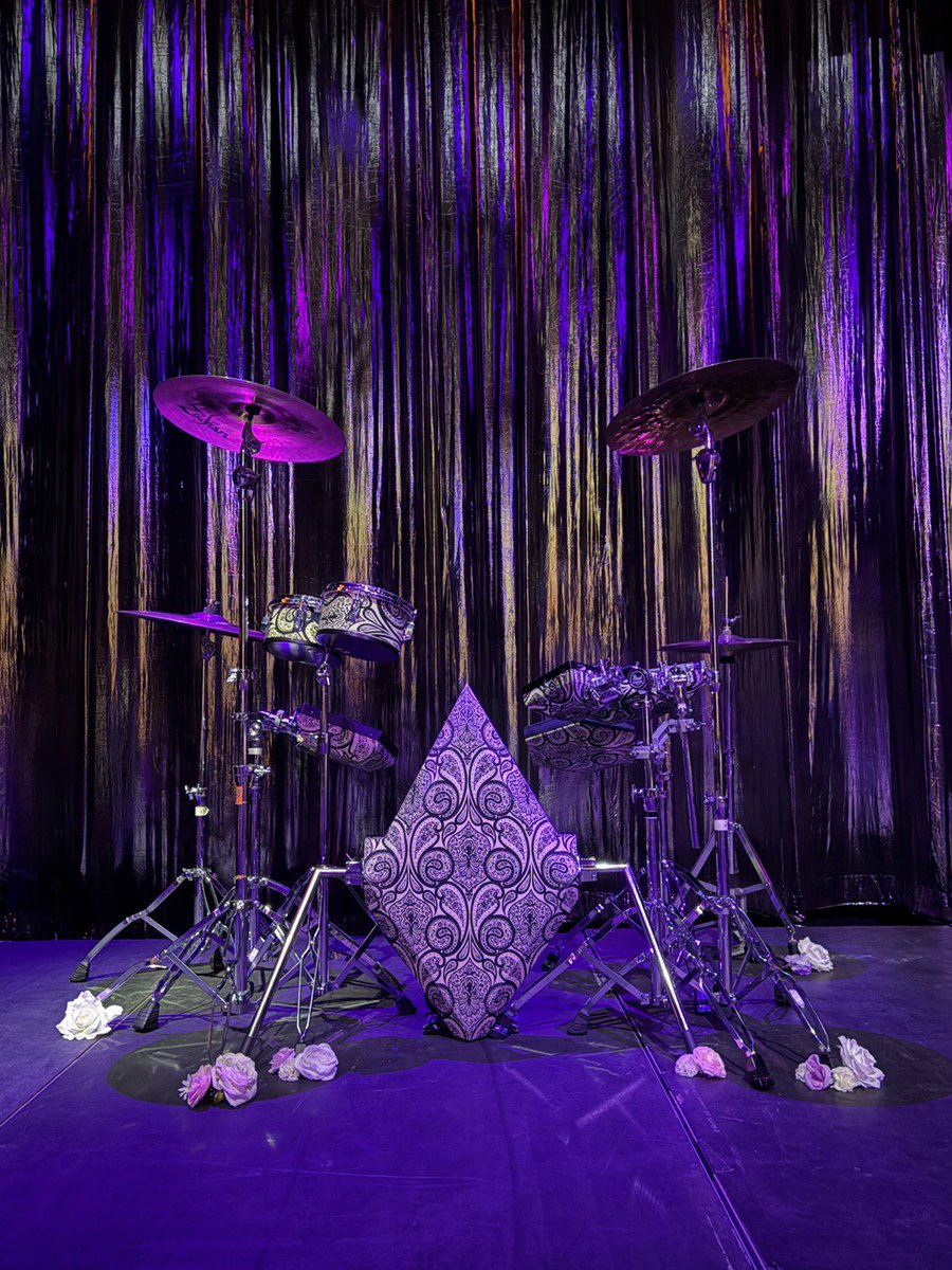 artdirectionk's tweet photo. Happy Purple โ๏ธ Thursday ๐ #Prince4Ever โฎ๏ธ #TimelessPrince https://t.co/JTu5k3eMUy