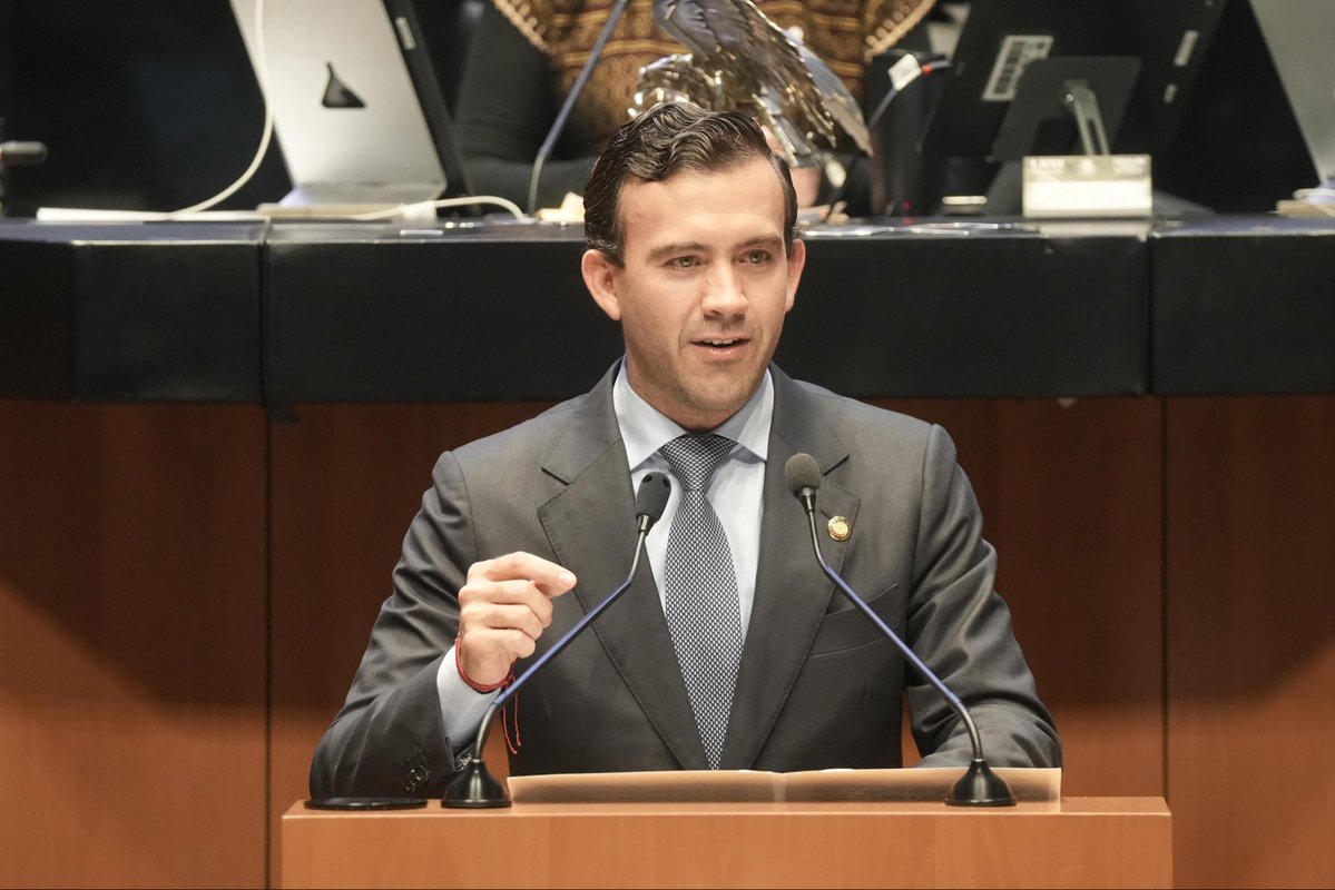 gelizondop's tweet photo. ¡Más oportunidades para la #RegiónCarbonífera! 💪🏻
Desde el Senado propuse impulsar su incorporación a los Polos de Desarrollo Económico, para atraer inversión, generar empleos y diversificar la economía de la región. Respaldando las acciones de nuestro Gobernador @manolojim, seguimos trabajando por nuestra gente y por #Coahuila. 🤝🏻

#DelTerritorioAlSenado #CoahuilaPaDelante #PuroJale