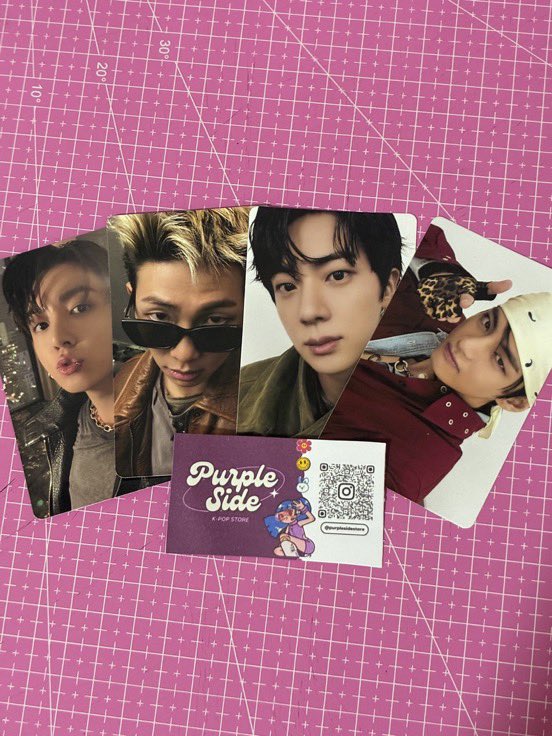 PurpleSideStore's tweet photo. PHOTOCARDS FREEBIE BTS 💜

Vai para o show e quer levar um mimo para trocar com outros ARMYs? 

📌 Apenas frente
❌ Sem plastificação
 
• 70 unidades — R$ 70,00
• 140 unidades — R$ 125,00
• 210 unidades — R$ 178,00

🔗 link para compra no site: …https://t.co/CwVIWDse2r

id fila bts ticketmaster dia 28 30 31