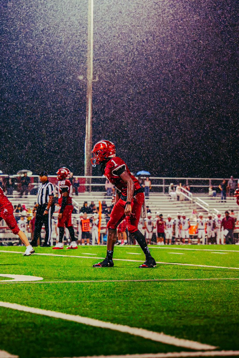 fbHxmza's tweet photo. Awesome week 6 can't wait for the next. Here's some highlights from the game.❗️❗️
@EmmetRobinson24 @coachatsmith @CoachVic_ @carljfred @novafootballpod @CoachNicoRogers https://t.co/uKQVmjs9Lp