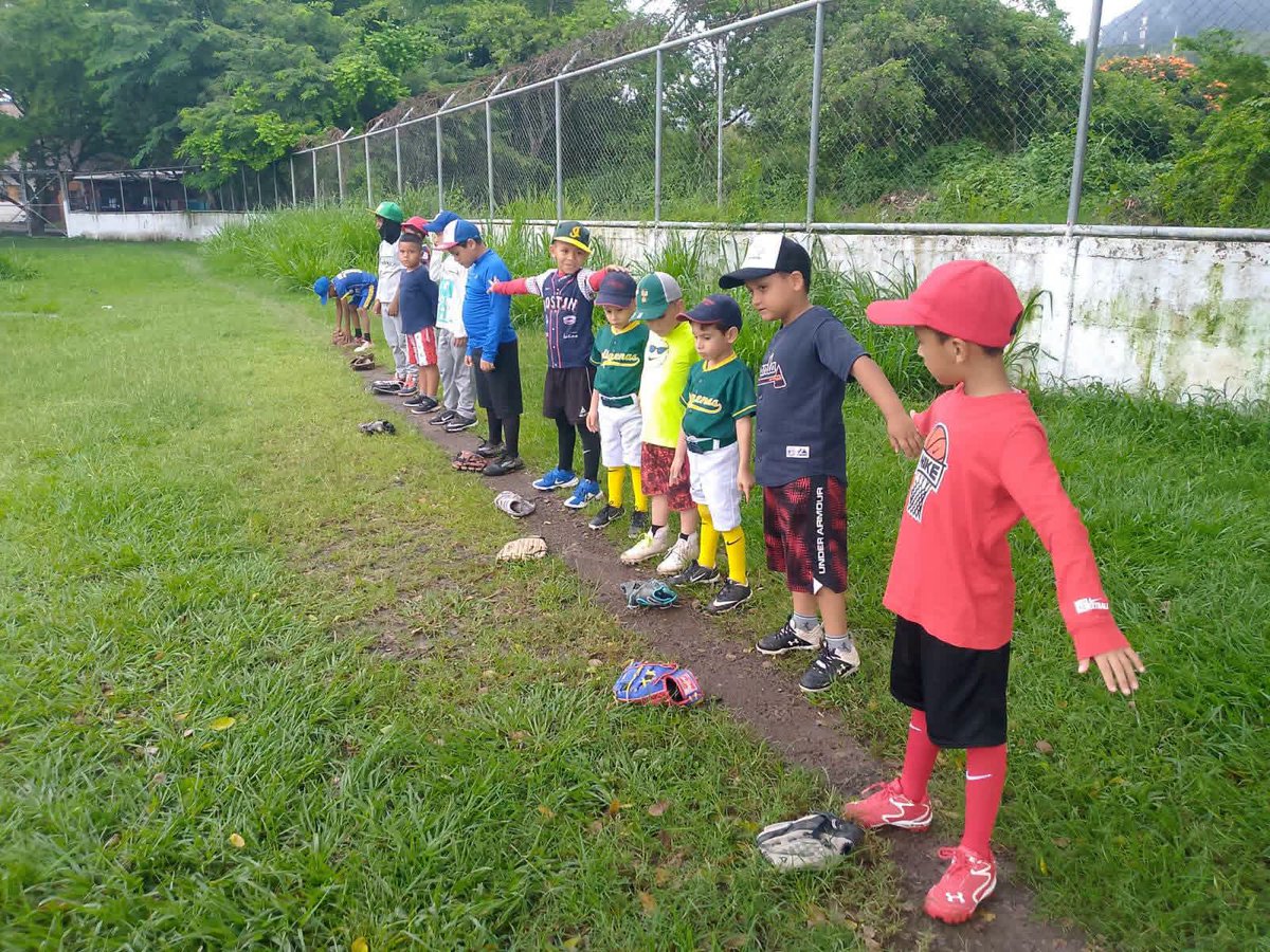 RJugada's tweet photo. ⚾️⚾️⚾️⚾️"La JugadaTV"⚾️⚾️⚾️⚾️
Matagalpa Nicaragua
Campo Deportivo 1ro Mayo

Boston PeWee de Standard Chontal entrenando com Todo Para el Inicio del Campeonato.

#BeisbolInfantílMatagalpa2026

#BeisbolMenorMT2026

Miércoles 07 Octubre 2026

⚾️⚾️⚾️⚾️"La JugadaTV"⚾️⚾️⚾️⚾️ https://t.co/EyX112zjEg
