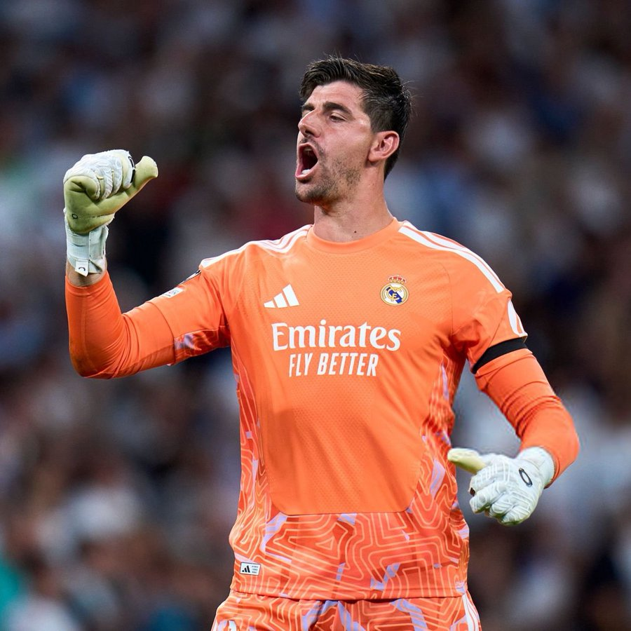 MadridXtra's tweet photo. 🚨 STAT: Thibaut Courtois has faced 37 SHOTS ON TARGET in his first eight games this season.

His MOST at this stage since joining Real Madrid in 2018. @diarioas https://t.co/BmlYwvk4Kt