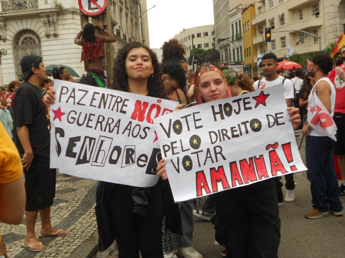 sonecuda3000's tweet photo. TRABALHADOR, OLHA PRA CÁ, EU TO NA RUA PRO SEU FILHO ESTUDAR!! https://t.co/qnwZ1wUCJZ