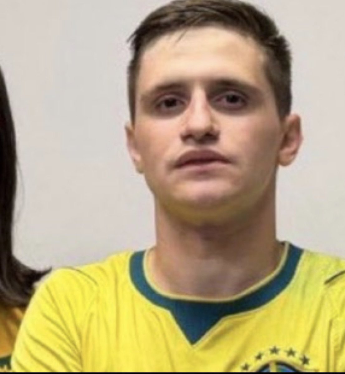 caickgosmento's tweet photo. eu: lindo e imaculado 

pavanato: motivo pra não fazer sexo com primo https://t.co/2Ykb0oIGuO