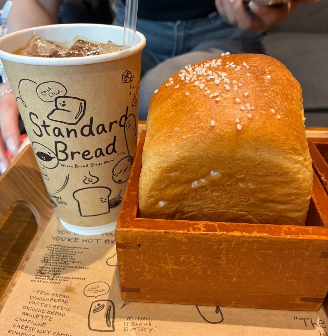 wonkorem's tweet photo. 韓国で朝カフェするならここ🇰🇷🍞

朝8時から開いてるのが嬉しい🥹🤍
ふわふわの食パンが美味しすぎた♡
狎鴎亭方面でカフェ探してる人におすすめ🫶

📍スタンダードブレッド ドサン
📍ソウル特別市 江南区 新沙洞 654-10
🗺️NAVERマップ
https://t.co/NHoDr9hk5u

#韓国旅行 #韓国カフェ https://t.co/DTCchn9fCe