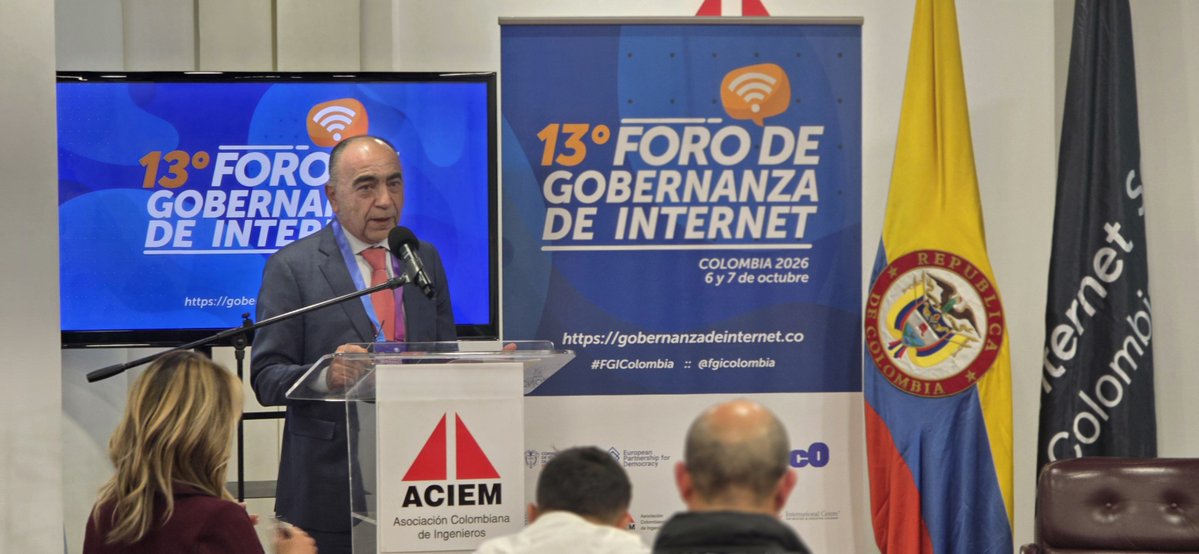 CRCCol's tweet photo. @sadi_cf @fgicolombia Colombia no necesita prohibir el entorno digital ni aceptar todos sus riesgos. Hay una tercera alternativa: construir un ecosistema donde el diseño, la regulación, la educación y la corresponsabilidad permitan ejercer derechos también en línea. #FGIColombia https://t.co/F2BjxKcufr