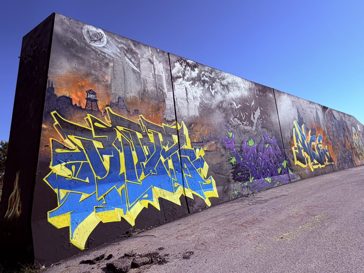 sharkvoice's tweet photo. It’s not a proper trip to St. Louis without a run down the “Mural Mile” @SanJoseSharks @StLouisBlues @espn+ https://t.co/9EQ6iFYjS4