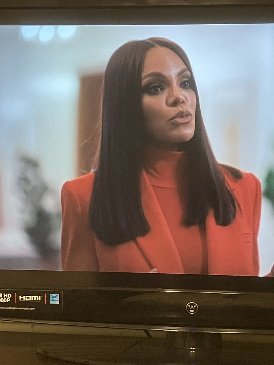 aimsmonteiro718's tweet photo. She’s annoying AF😤 #BeautyInBlack #Netflix https://t.co/FowQAtFv84