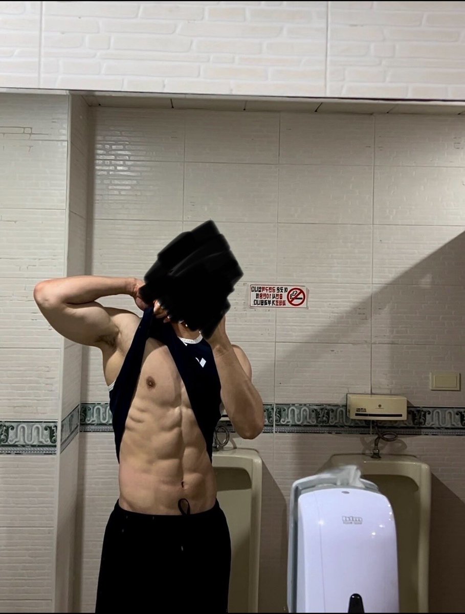 vS7h5yrQ4v0aBpY's tweet photo. 춥다 튀튀
#오운완 https://t.co/rBONtsH1sX