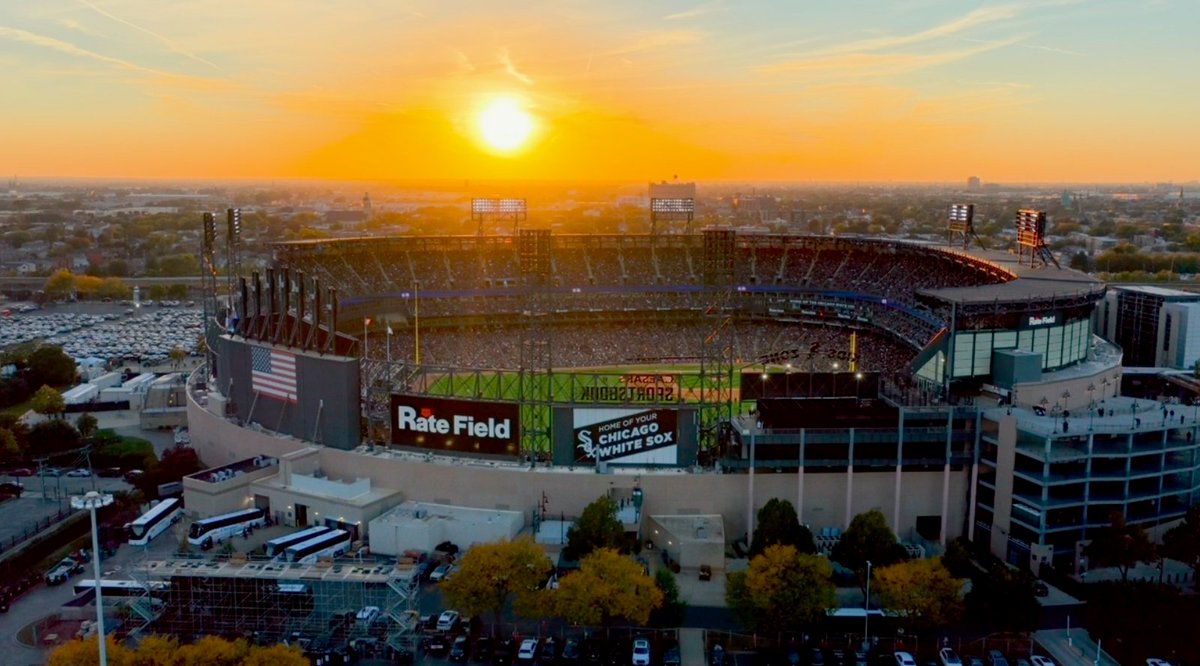 Elite #Postseason sky 😍 
 [📷](https://pbs.twimg.com/media/HUEEcACXQAAIgff.jpg) https://pbs.twimg.com/media/HUEEcACXQAAIgff.jpg https://pbs.twimg.com/media/HUE