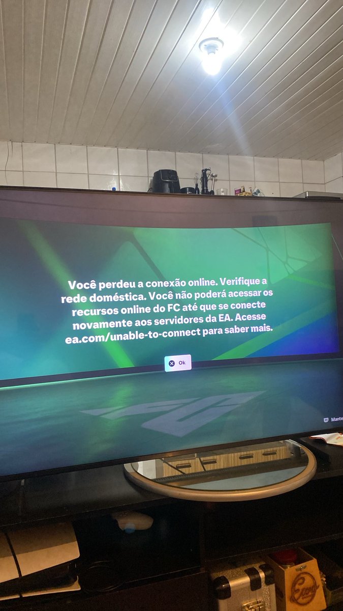 ccszeramch's tweet photo. Me ajuda @EASPORTSFC @EASPORTS to tentando jogar a 3 dias, ja falei com a provedora, ja coloquei cabo, desconectei o cabo e coloquei no Wi-Fi e nada… https://t.co/4h0sj06Ywf