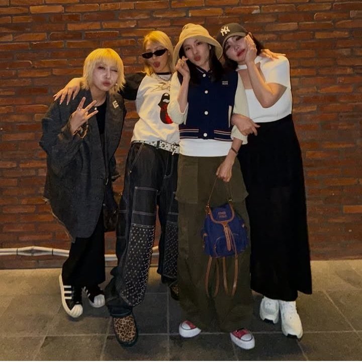 nayasnixxbom's tweet photo. Oh how I miss 2NE1 OT4. 😭
I am still at the restaurant 🥹 https://t.co/Iv28qS3hB9
