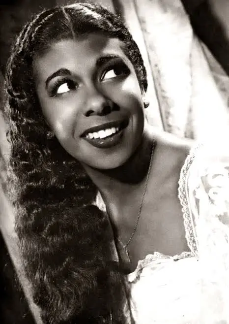 kyo_yukanna_'s tweet photo. to all the racist people in the replies, I based her face and hair off of Rita Lucia Montero, an afro-argentinian woman. https://t.co/lLWLu9TULE