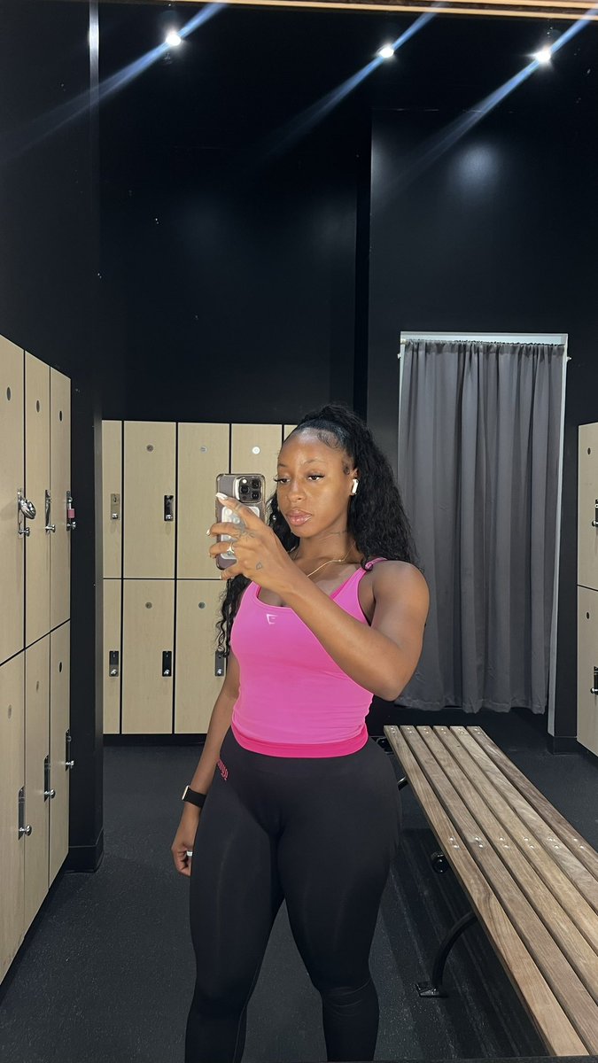 loverlen_'s tweet photo. Just been in the gym https://t.co/rsHW4Xcp53
