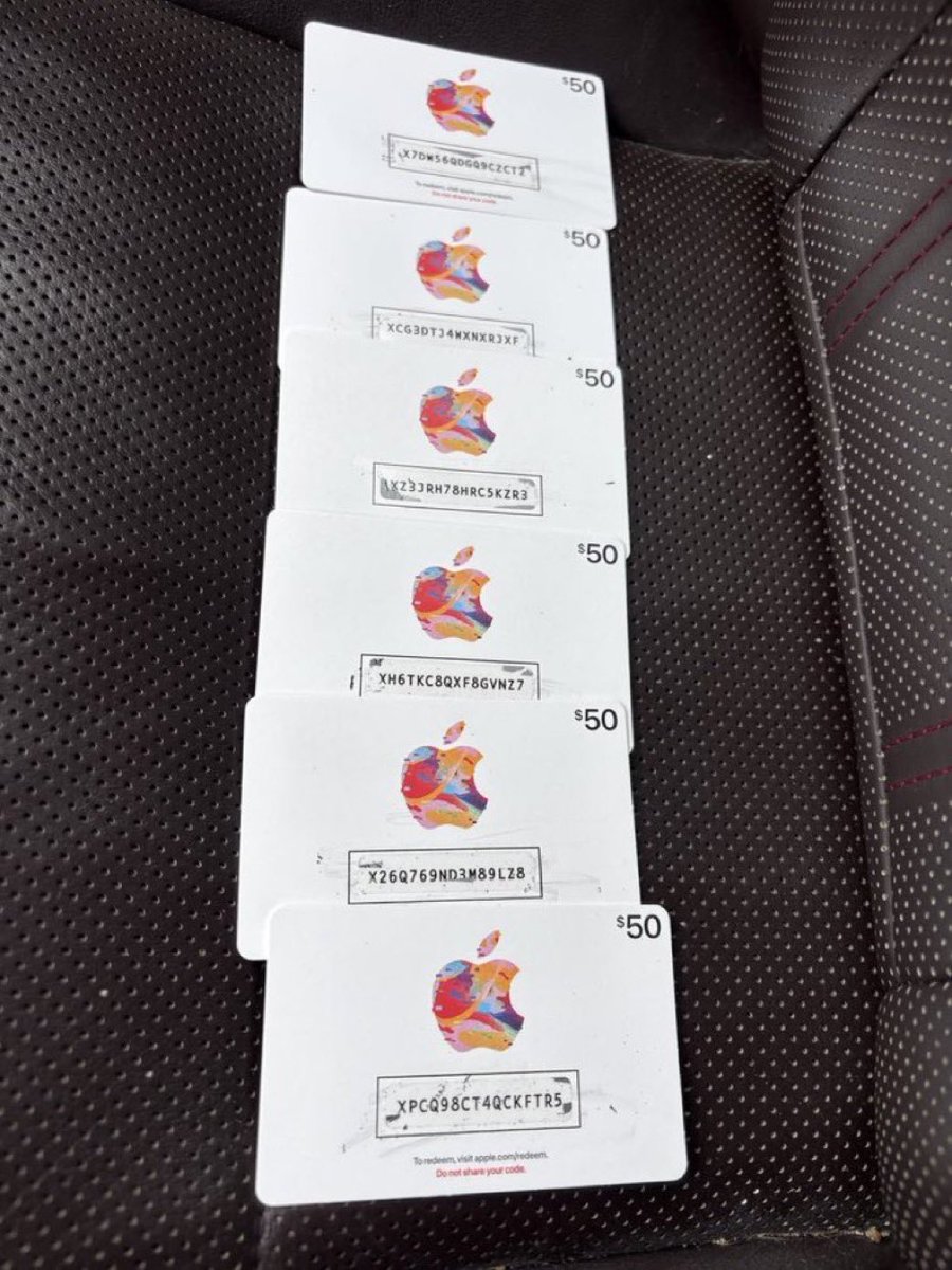 jhone2it's tweet photo. I got Apple Card https://t.co/IcVAYpsI6J