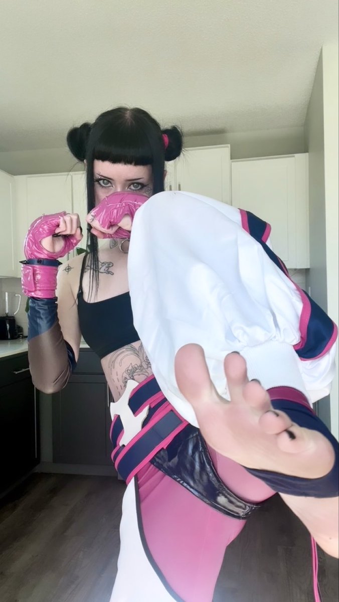 sleepyymonkeyx's tweet photo. come on! you're not done already, are you? #nsfwtwt #cosplay #jurihan #streetfighter https://t.co/s5CDoQ3kCF