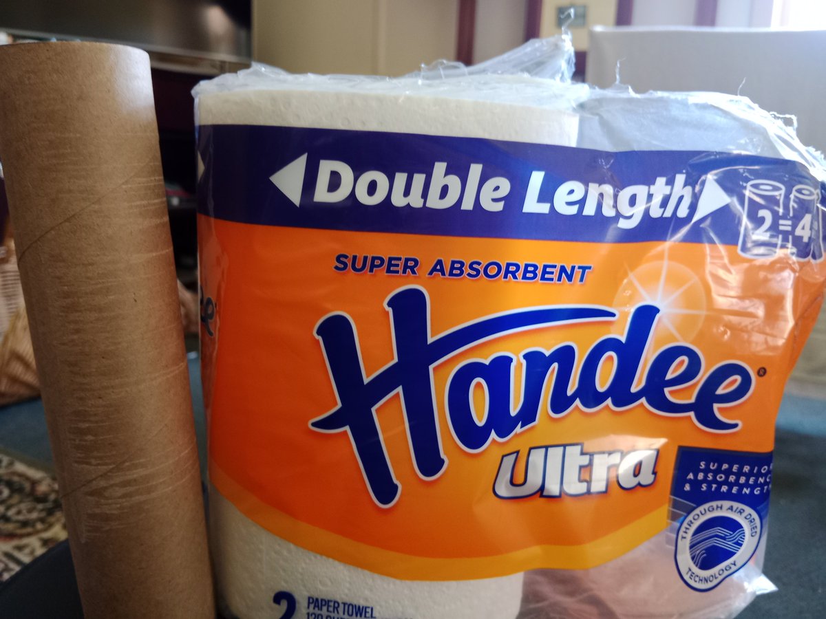 GibboBG's tweet photo. Fucking #shrinkflation strikes again.
Why does the paper towel fall out of the holder?
Because fucking #Handee made the roll smaller. https://t.co/RAtuU6XiE5