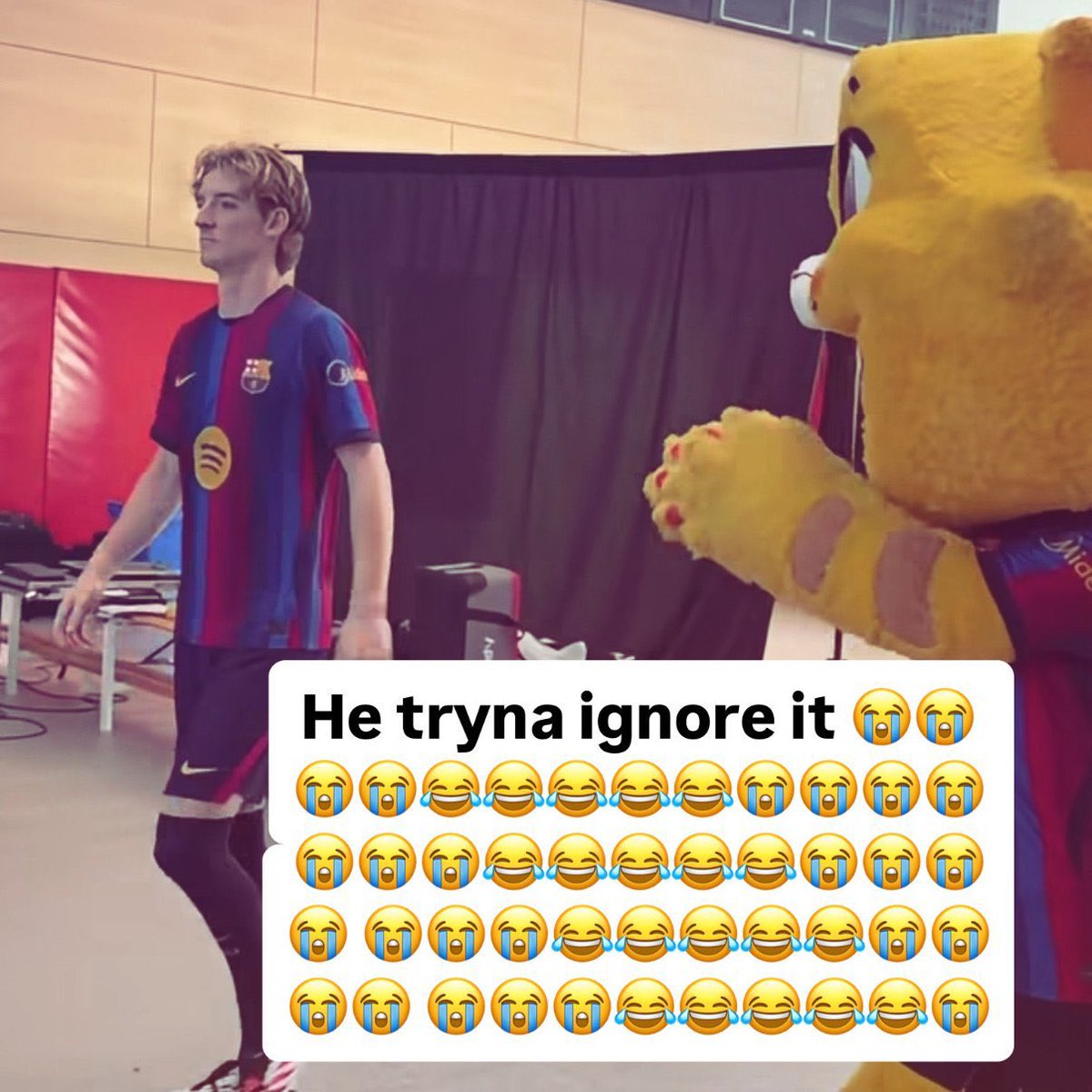 barcaboo's tweet photo. me seeing rma kits in public https://t.co/zdndIixgzy