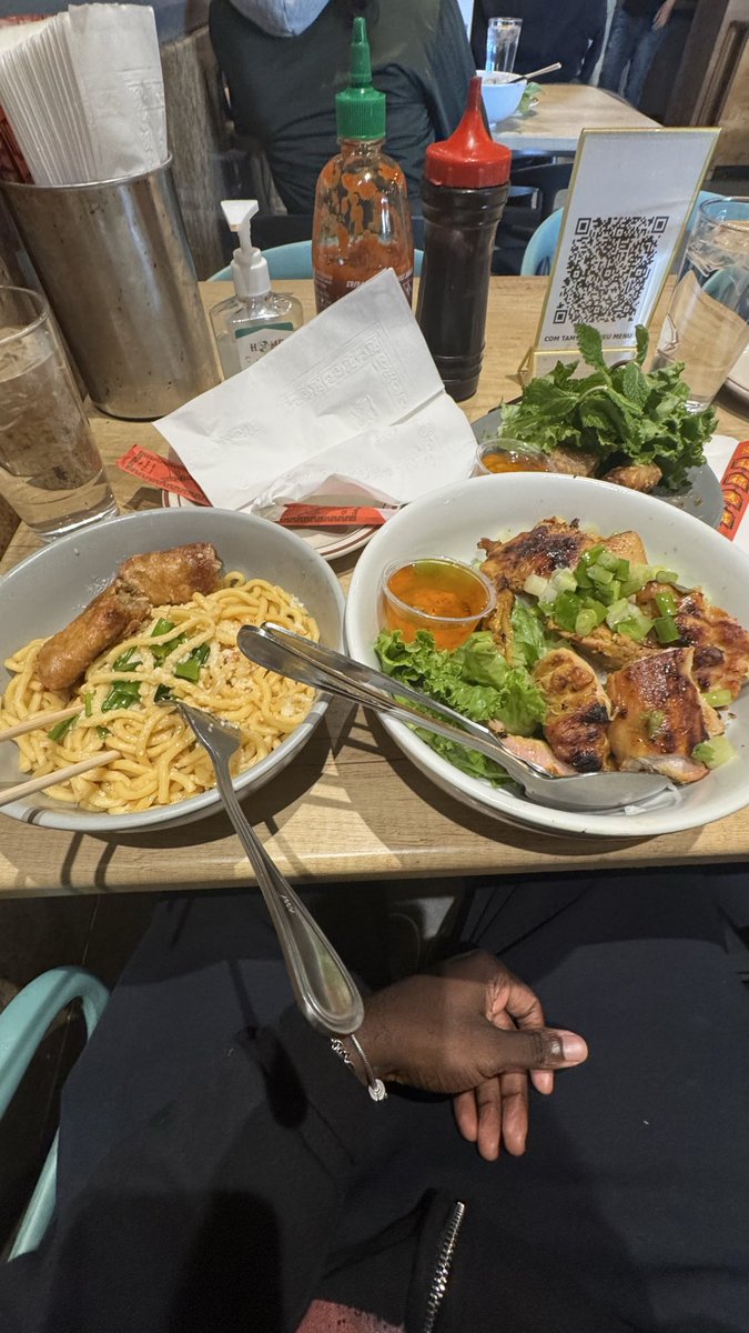 psychodrf's tweet photo. shout out to Vietnam 🇻🇳 omg https://t.co/Gzqb4vK1Q5