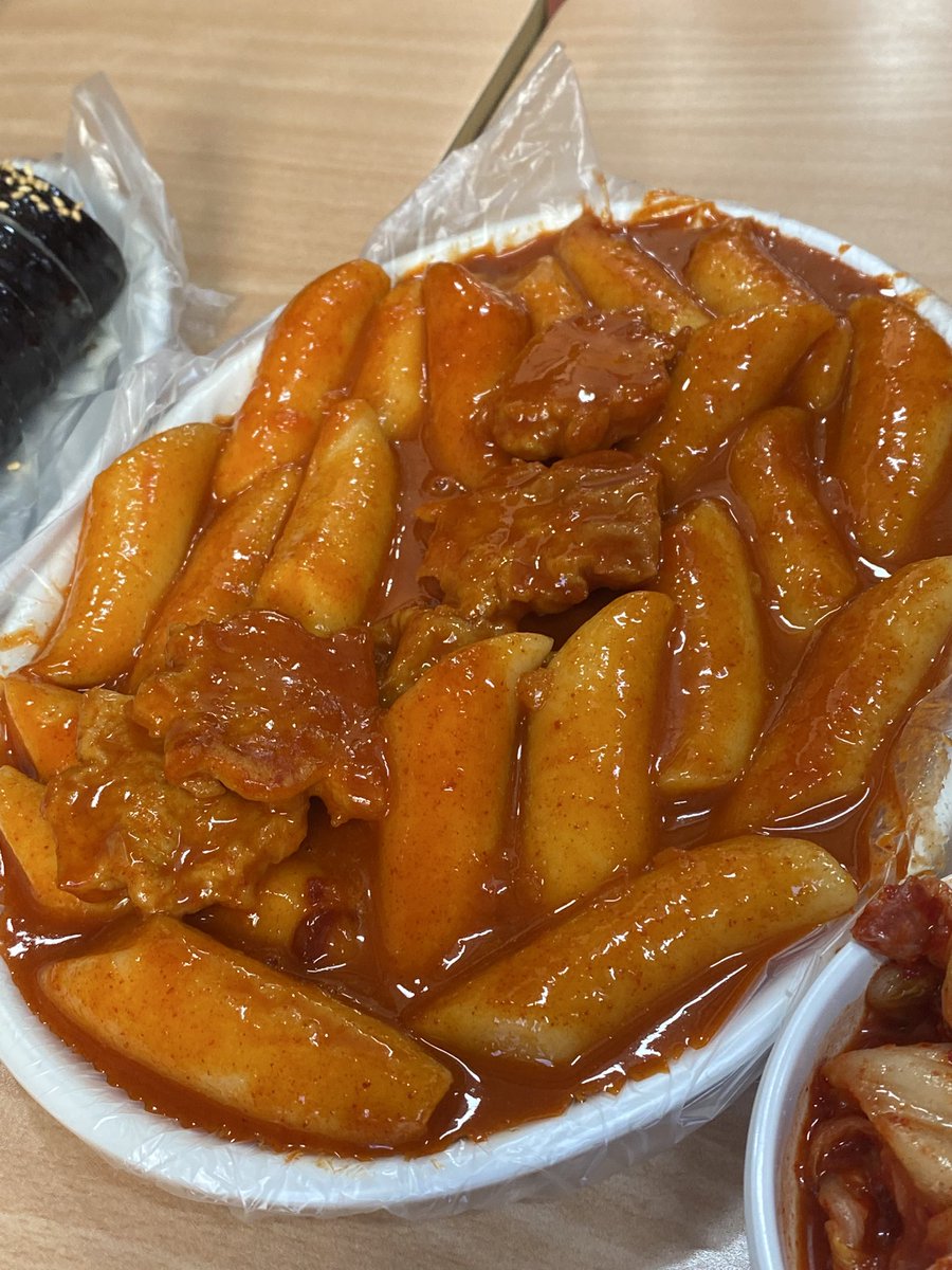 mdzzang's tweet photo. <진아네 떡볶이>
https://t.co/vdCtgfZJrZ
장충동 직장인들, 동국대 학생들
많은 분식집
여기 즉석떡볶이가 유명하지만, 
나는 쌀떡볶이파 https://t.co/LpQ1PLxIER