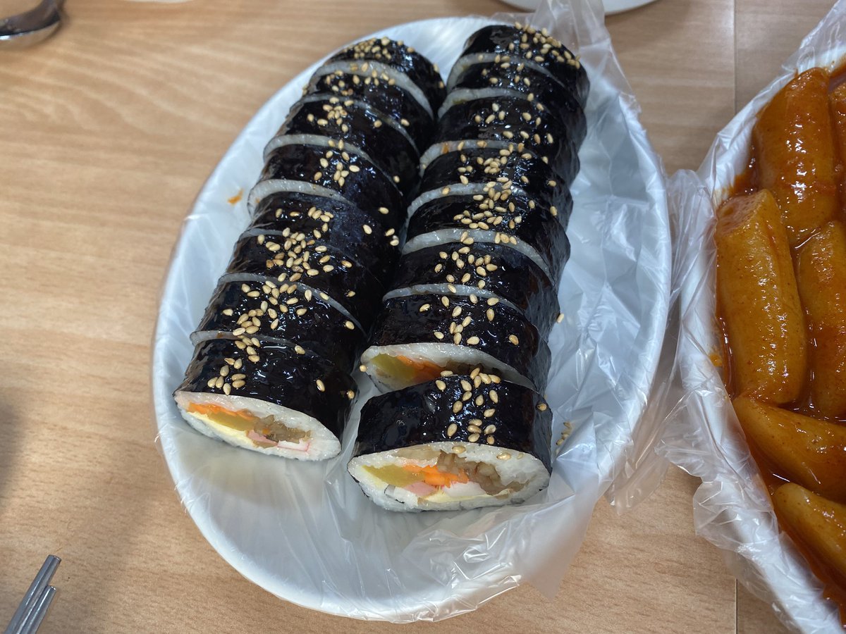 mdzzang's tweet photo. <진아네 떡볶이>
https://t.co/vdCtgfZJrZ
장충동 직장인들, 동국대 학생들
많은 분식집
여기 즉석떡볶이가 유명하지만, 
나는 쌀떡볶이파 https://t.co/LpQ1PLxIER