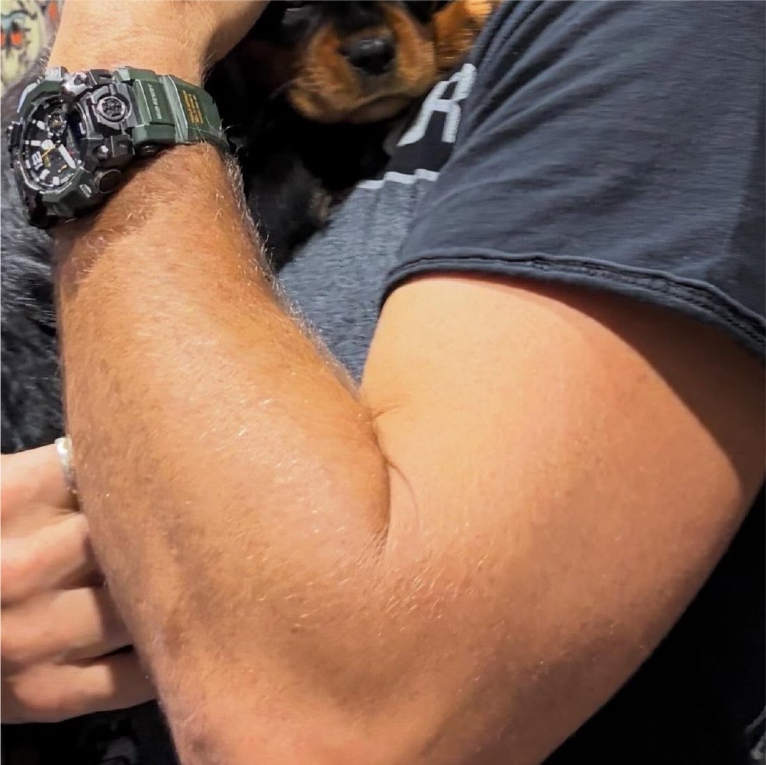 Starranderxo's tweet photo. He could choke me with his arms and I’d say thank you. https://t.co/vlW01czgF1