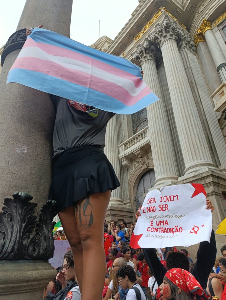 Kollapser_jpg's tweet photo. nosso amor é um ato revolucionário ❤️⭐️ https://t.co/XboTSdxHHQ