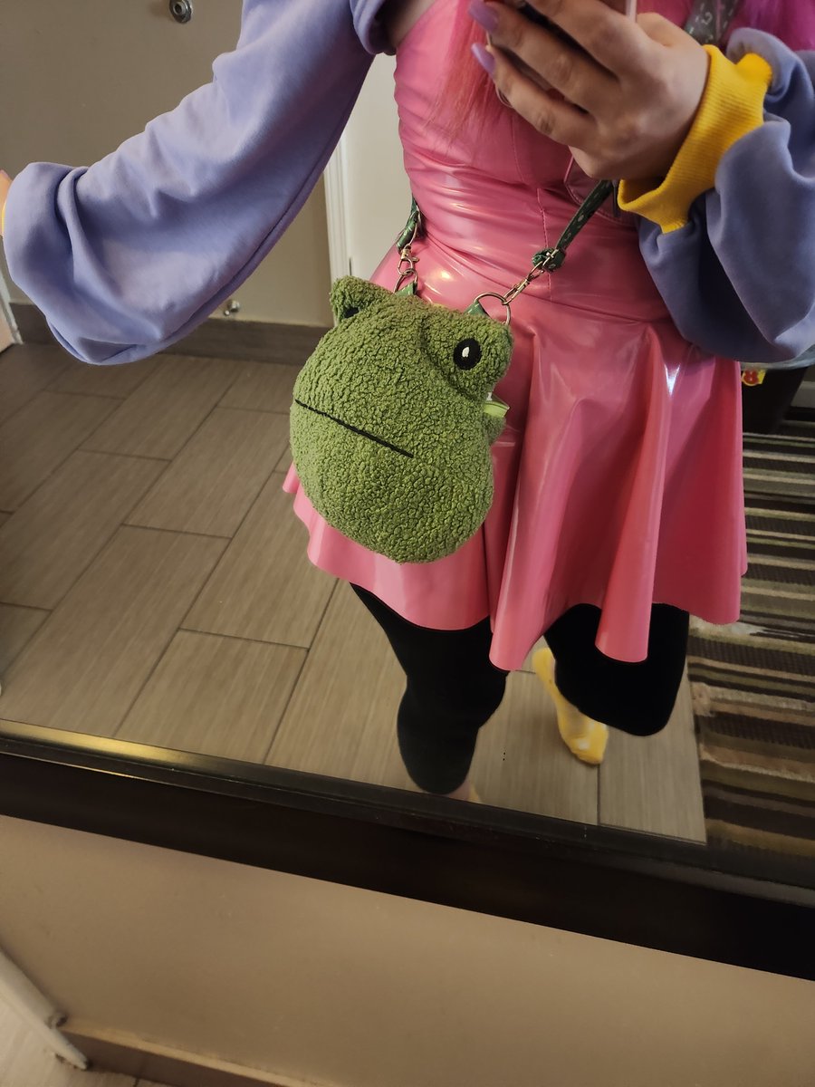 IchiDraws's tweet photo. Oh hey, I have that cosplay. https://t.co/TNR27EY59a