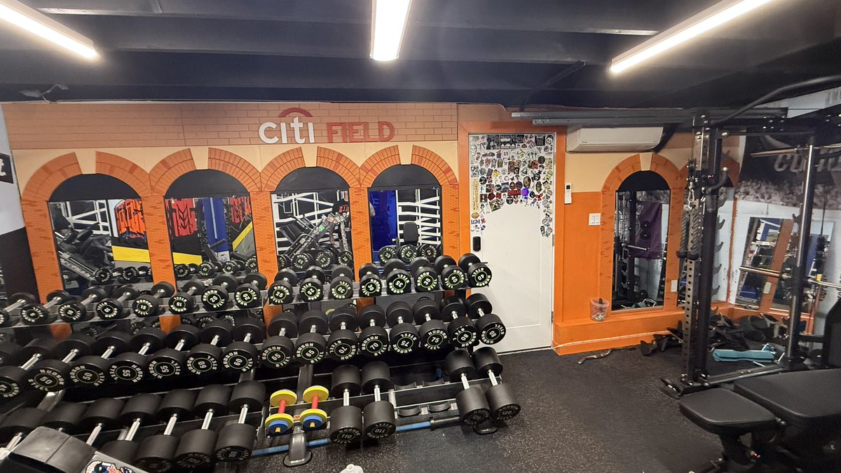 JamesEdward1931's tweet photo. In addition to the basement mancave, I have the @Mets home gym done by @JayMccroy featuring @MetsJr69 @DlEDlEmyDARLlNG @GrafixJoker @CitiField @Channel5iveNews @TheAquabats and more! @markmets41564 @albanian_angry https://t.co/rScso6H3m9