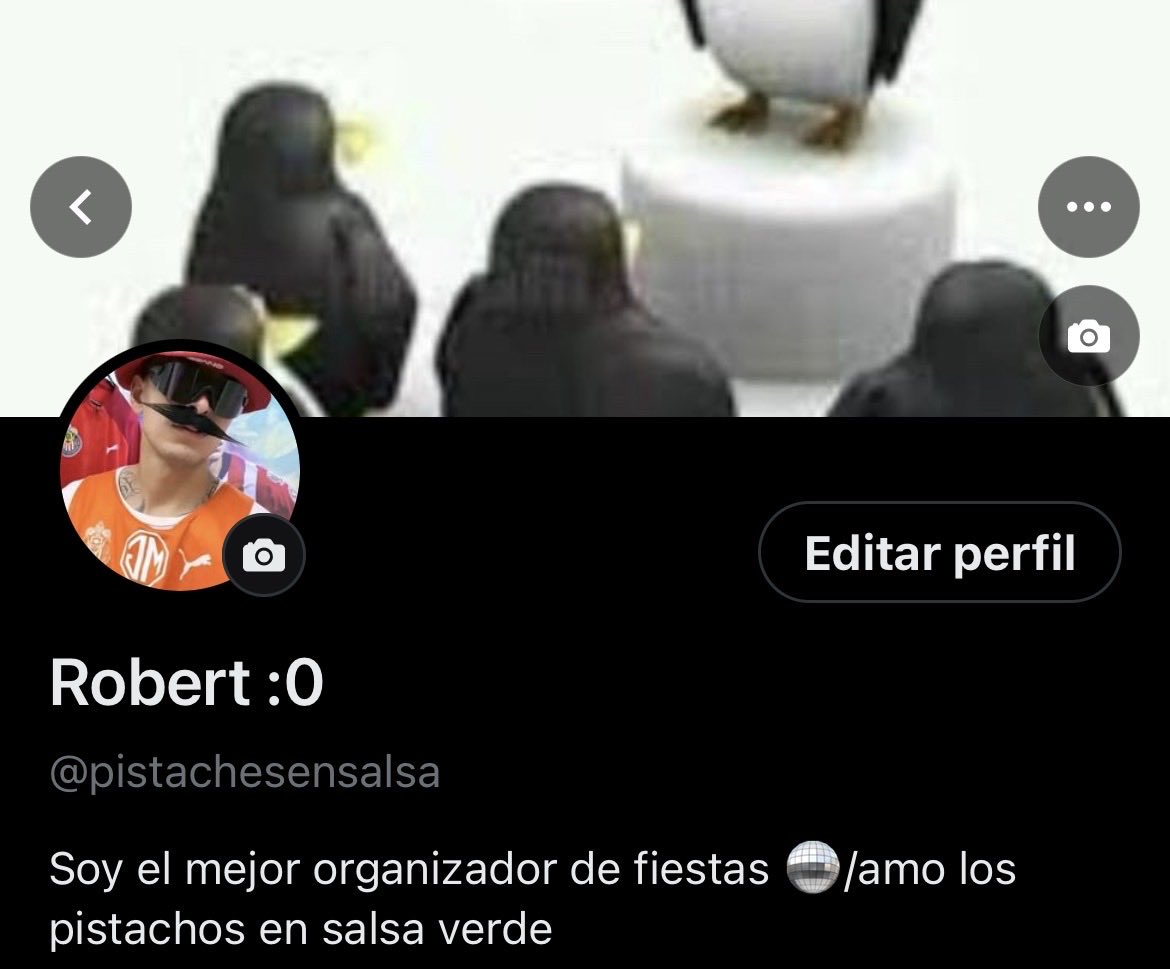 frases_jos2's tweet photo. -sociable
-creativo
-le habla casi a todos
-Amigo de 🍻🚗🔔💖👑 https://t.co/ehYdWMPbS6