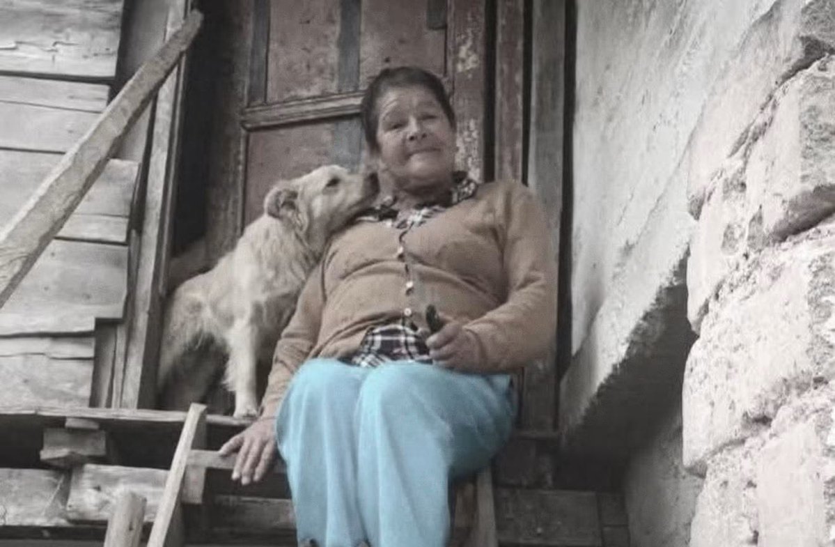 CandelaPura666's tweet photo. Doña Blanca no era una cifra ni una noticia: era madre, campesina, trabajadora y hogar de seis hijos. Que su muerte no quede en silencio. Que la justicia encuentre a quienes le arrebataron la vida y que su memoria nos obligue a ser una sociedad más humana.
😢🕊️ https://t.co/284I8KzSKn