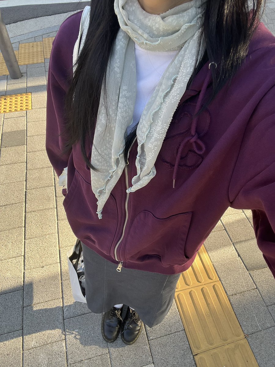 itsssuica's tweet photo. 목요일 출근룩💼
야 호 연 휴 다🍇 https://t.co/PJUkGblDyI