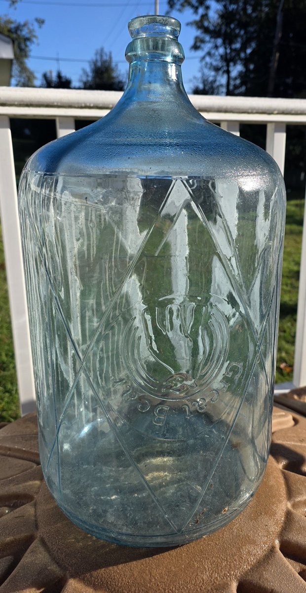 realJohnBlanche's tweet photo. Garage clean-out day. Every box in there was bought for "potential."

Turns out some of it did:
- '70s rattan swag lamp, still lights up
- 5-gallon aqua glass water jug (my back filed a complaint)
- Atlas pasta machine, made in Italy, still boxed

All up on Marketplace tonight. https://t.co/xKP8YZXGHG