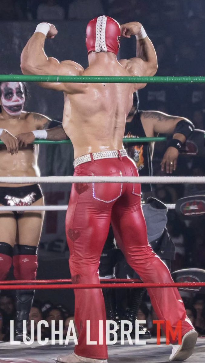 marti25810's tweet photo. Mexican luchador Valentino

  #beefcakesofwrestling #beefcake #muscle #agonophilia #wrestlingfetish #trunks #bulge #stud #hotwrestler #beefcake https://t.co/YSHUsFhS35