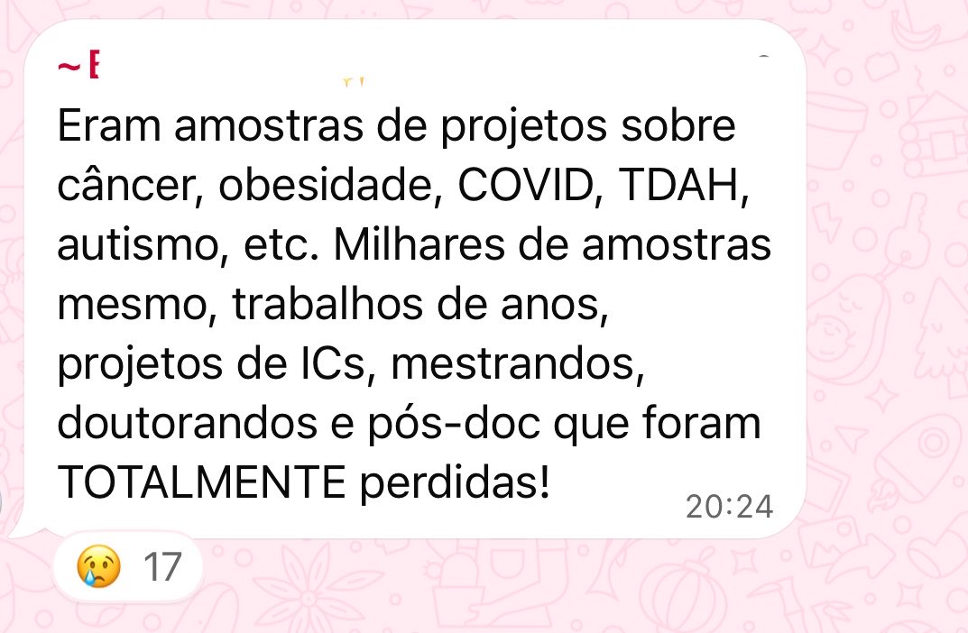 ka1stn's tweet photo. ISSO DÓI EM TANTOS NÍVEIS!!!! são muitos materiais de pesquisa IMPORTANTÍSSIMOS sendo perdidos. (espero de coração que não tenha sido intencional, mas não é o que ta parecendo) 😭😭😭😭 https://t.co/CTHLucOSTh