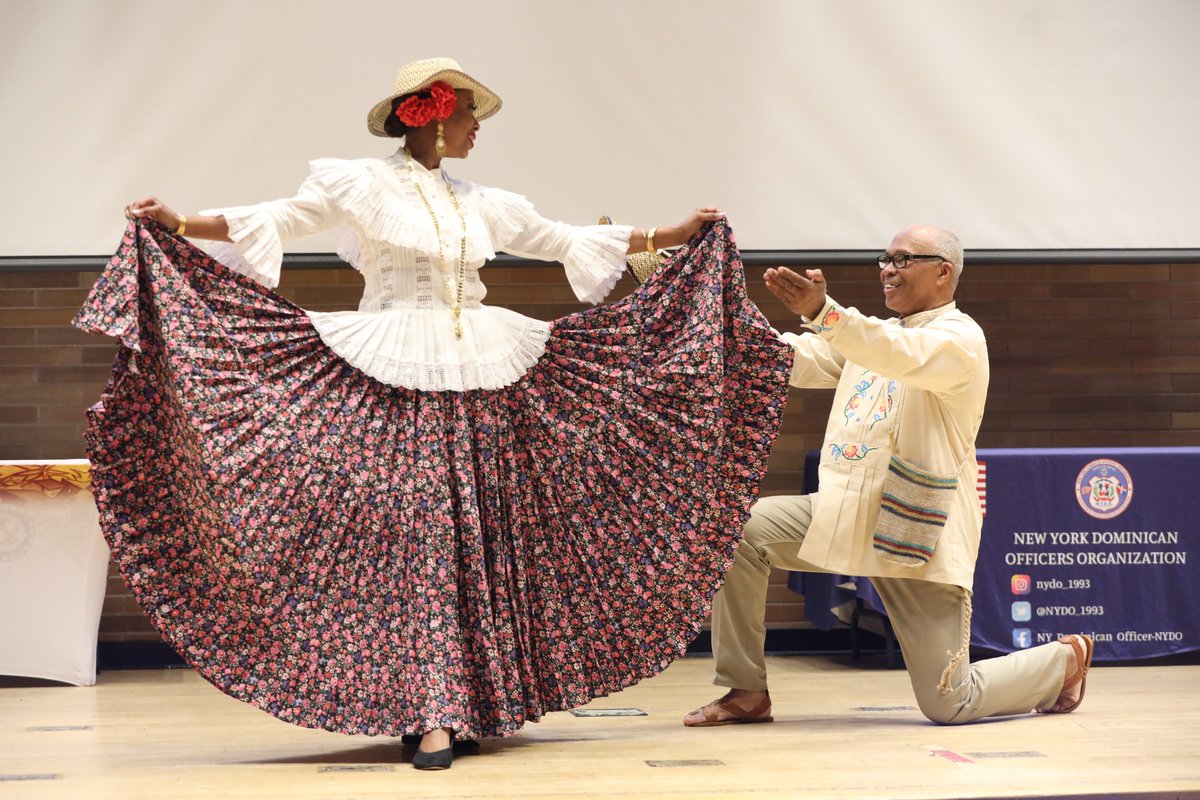 NYPDnews's tweet photo. Yesterday, the NYPD gathered at One Police Plaza for our annual Hispanic Heritage Celebration.

Members of New York's Finest celebrated Hispanic culture, music, and the countless contributions of the community to our department. https://t.co/YQsr7eCZJF