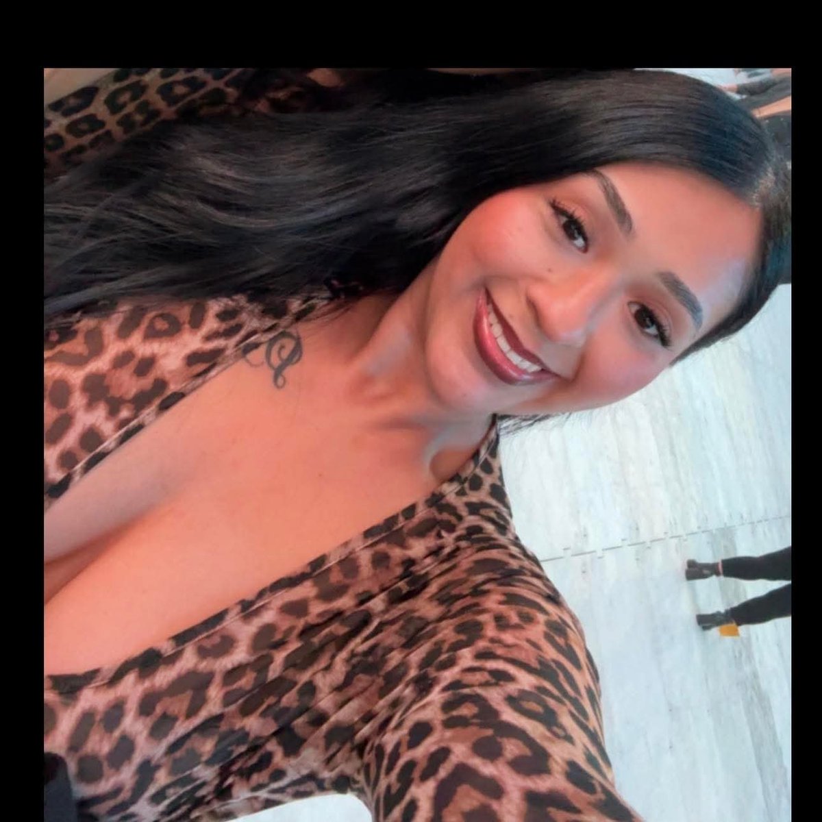 tradendcontent6's tweet photo. Anyone who know these females, Gimme a dm daddy I'll send u my videos https://t.co/ehOE4oeSs9