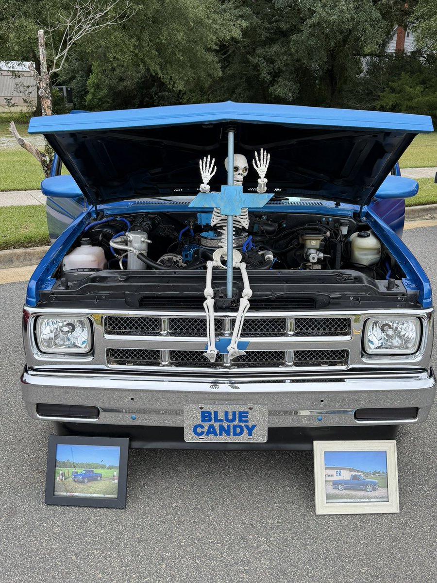AuthorClyde's tweet photo. @DMiller52325459 #WhateverWednesday #Chevy #Blue https://t.co/ix5epLUVOs