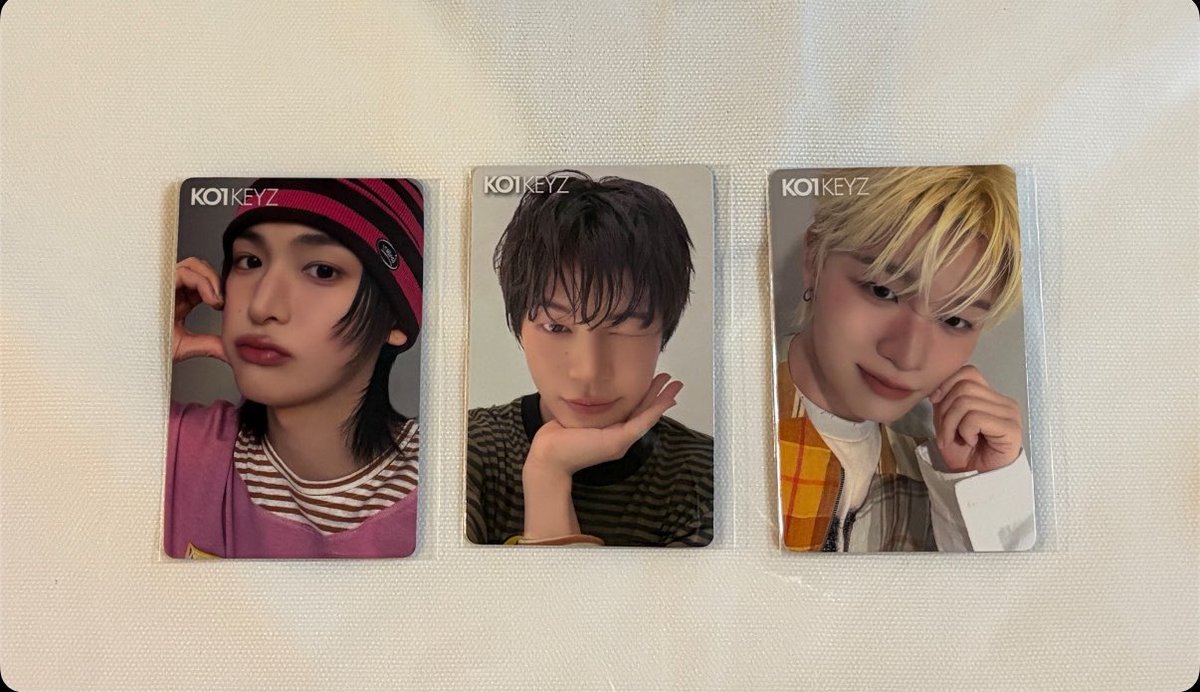 Red_______s's tweet photo. @cmm_tra はじめまして。検索より失礼いたします。
当方杉山初回B、タワレコ特典所持しております。
初回B同種、HMVオンライン特典飯塚との交換は可能でしょうか。
ご検討のよろしくお願いいたします。 https://t.co/LY1FRkB2pC