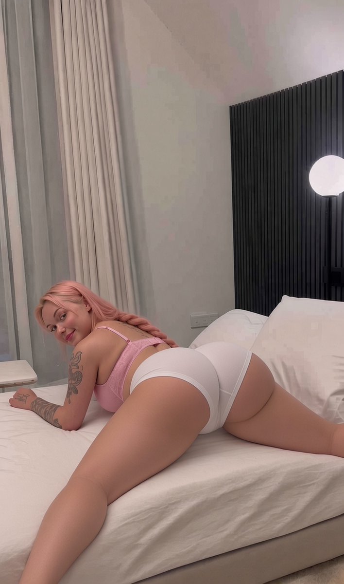 Taliamarlover1's tweet photo. Talia Mar is always in her favorite position #taliamar https://t.co/fVl9OUmkHV