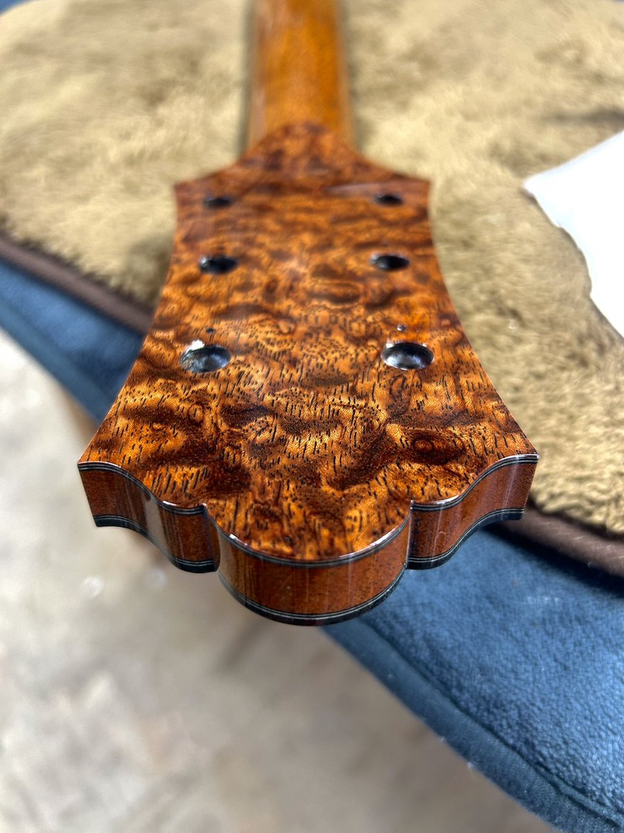 KeystoneString1's tweet photo. そしてコチラはハカランダトップのブビンガバック。
良い色！ https://t.co/IjB3ACdyiX