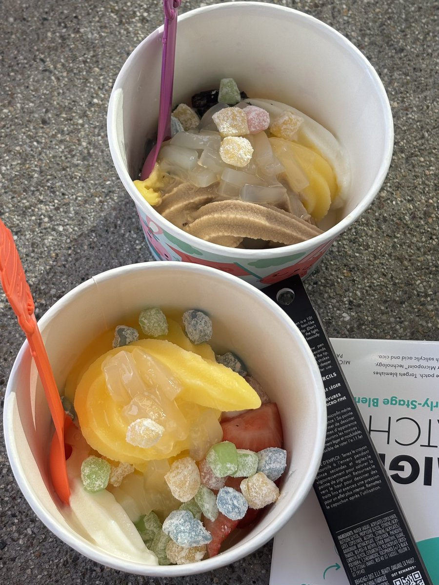 mikuuz_'s tweet photo. #froyotwt mmmm froyo https://t.co/7NoxednOrH