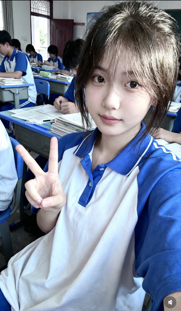Poo17506022's tweet photo. 新人刚玩x…..真给看  

有人想锐评一下我17岁福嘛 🥹     

看完不许瞎说，赶紧看，我要删了  

真没有🚪   流言 1 我真秒发 呀 https://t.co/KNlRlNsuXv
