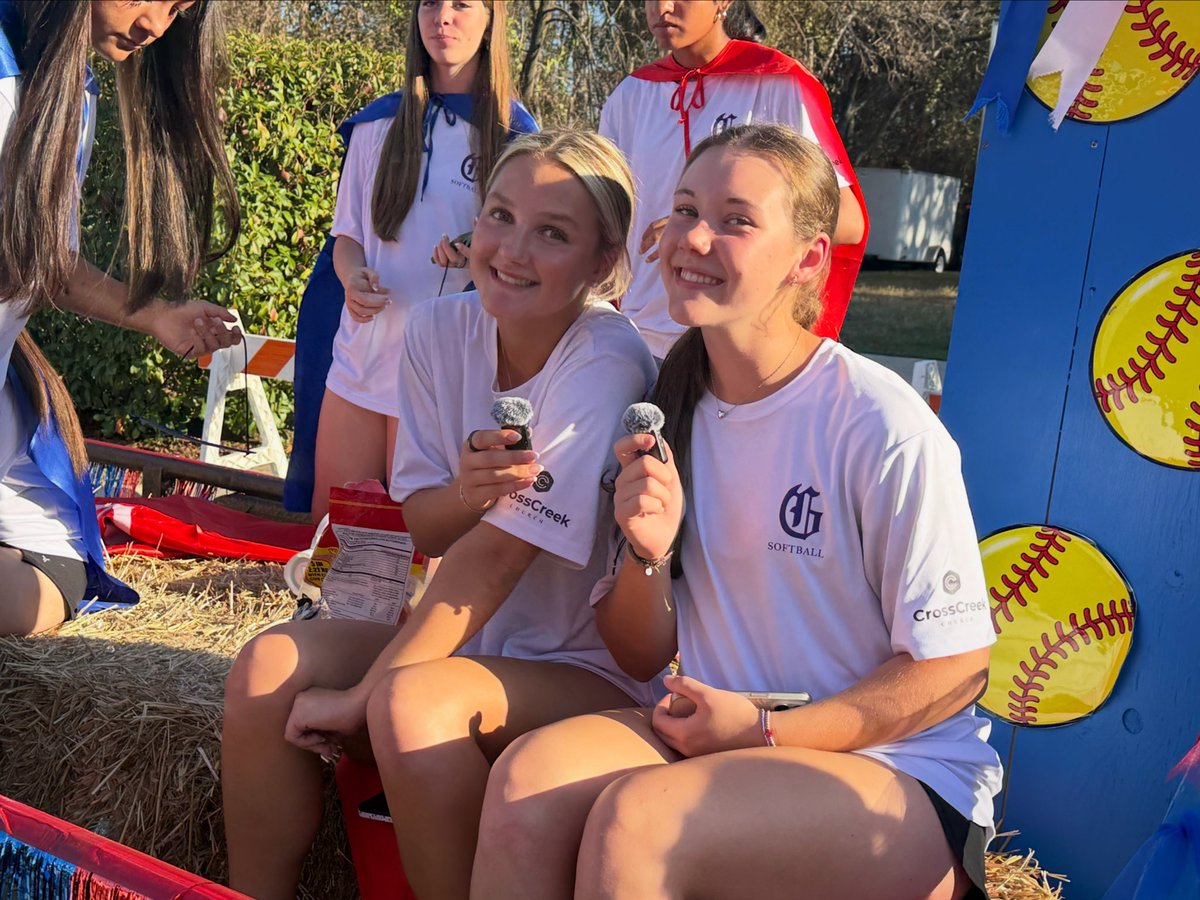 GHSMustangSB's tweet photo. Homecoming Parade 2026 🦸‍♀️🎉🥎 https://t.co/vvHqMv67RP