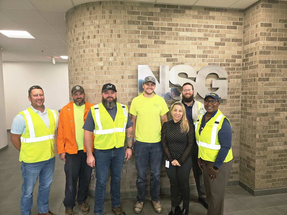 CSX's tweet photo. #CustomerServiceWeek is about building strong customer relationships. A recent visit with NSG Glass brought #CSX Commercial &amp; Operations teams together to listen, learn &amp; explore new ways to support the customer's business. That's how we deliver safe, reliable service every day https://t.co/yOmRs04BKY