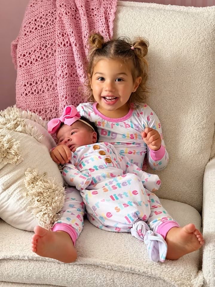 RachelSchn's tweet photo. My girls are a blessing from the man above. 🥰🥰🥰 https://t.co/Sr2kdnh0uq