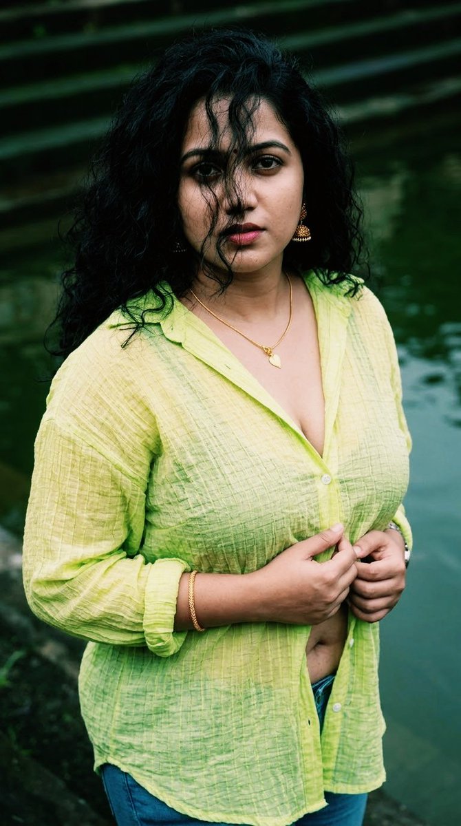 joziyarezi123's tweet photo. Good Morning! 

Your style tells the world who you are, but your attitude tells the world what you can become. Stay positive, stay elegant, stay strong. 

Model Part #ReMya #NaturalBeauty #AuthenticYou #EmbraceYourself #DJStudio #photography #style https://t.co/wG8ihc7ecb
