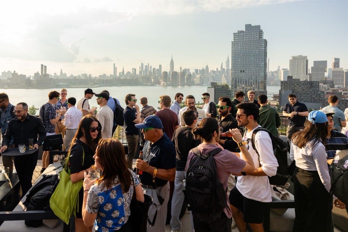 BobbieInCrypto's tweet photo. NEW YORK, HERE WE COME 🇺🇸
TOKEN2049 is heading to New York on 16–17 June 2027.
The biggest names in crypto, Web3, stablecoins, and blockchain are getting ready to connect. 🌎🔥
See you there! 👀
#TOKEN2049 #Crypto #Web3 #Blockchain #Stablecoins https://t.co/6TtNN5KqiN